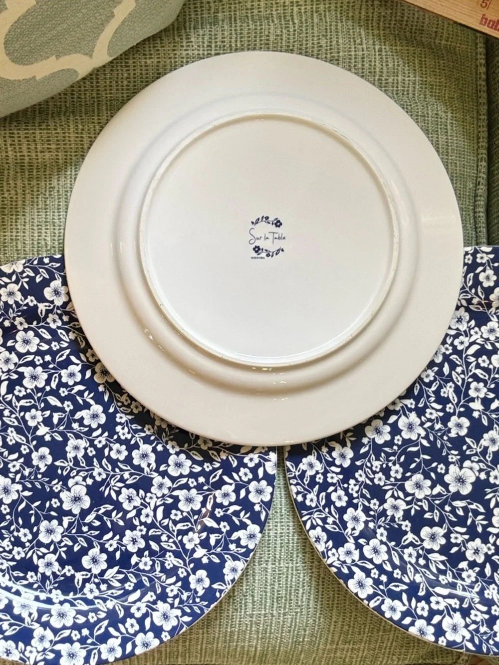 3 Sur La Table burleigh blue calico dinner plates. Set of three